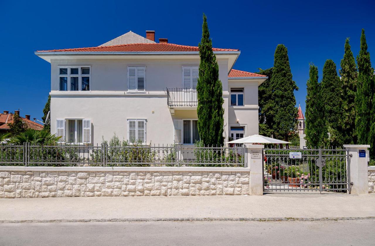 Palace Schoen Milesi - Esense Of Prestige - Private Pool - Free Parking - Old Money Style Luxury Rooms - Walking Distance To The Old Town, The Beach And All Amenities - Buralux Properties Сплит Экстерьер фото
