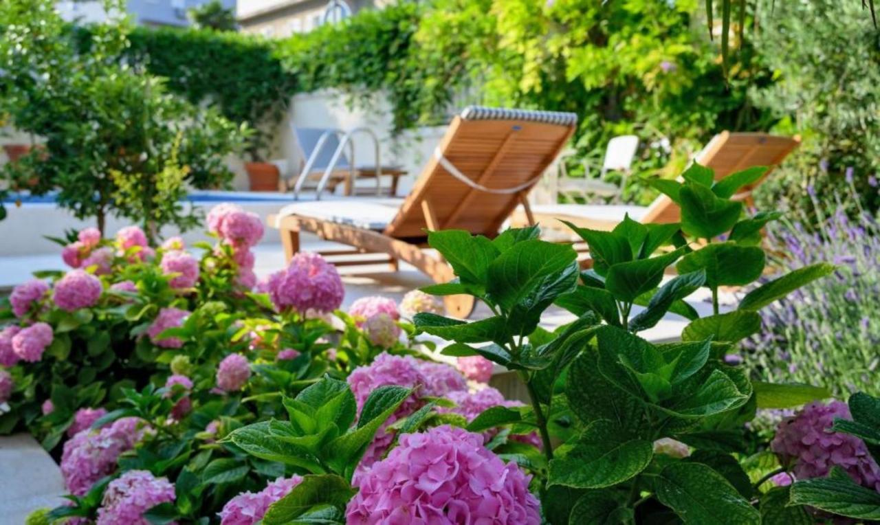 Palace Schoen Milesi - Esense Of Prestige - Private Pool - Free Parking - Old Money Style Luxury Rooms - Walking Distance To The Old Town, The Beach And All Amenities - Buralux Properties Сплит Экстерьер фото